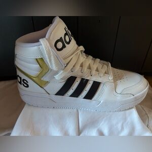 ADIDAS Men's Entrap Mid Basketball Shoe  White Black Gold SIZE 8.5 New
